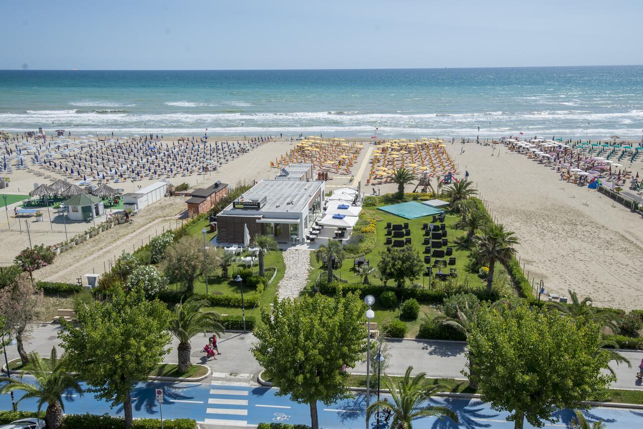 Hotel Atlas Alba Adriatica Exterior photo